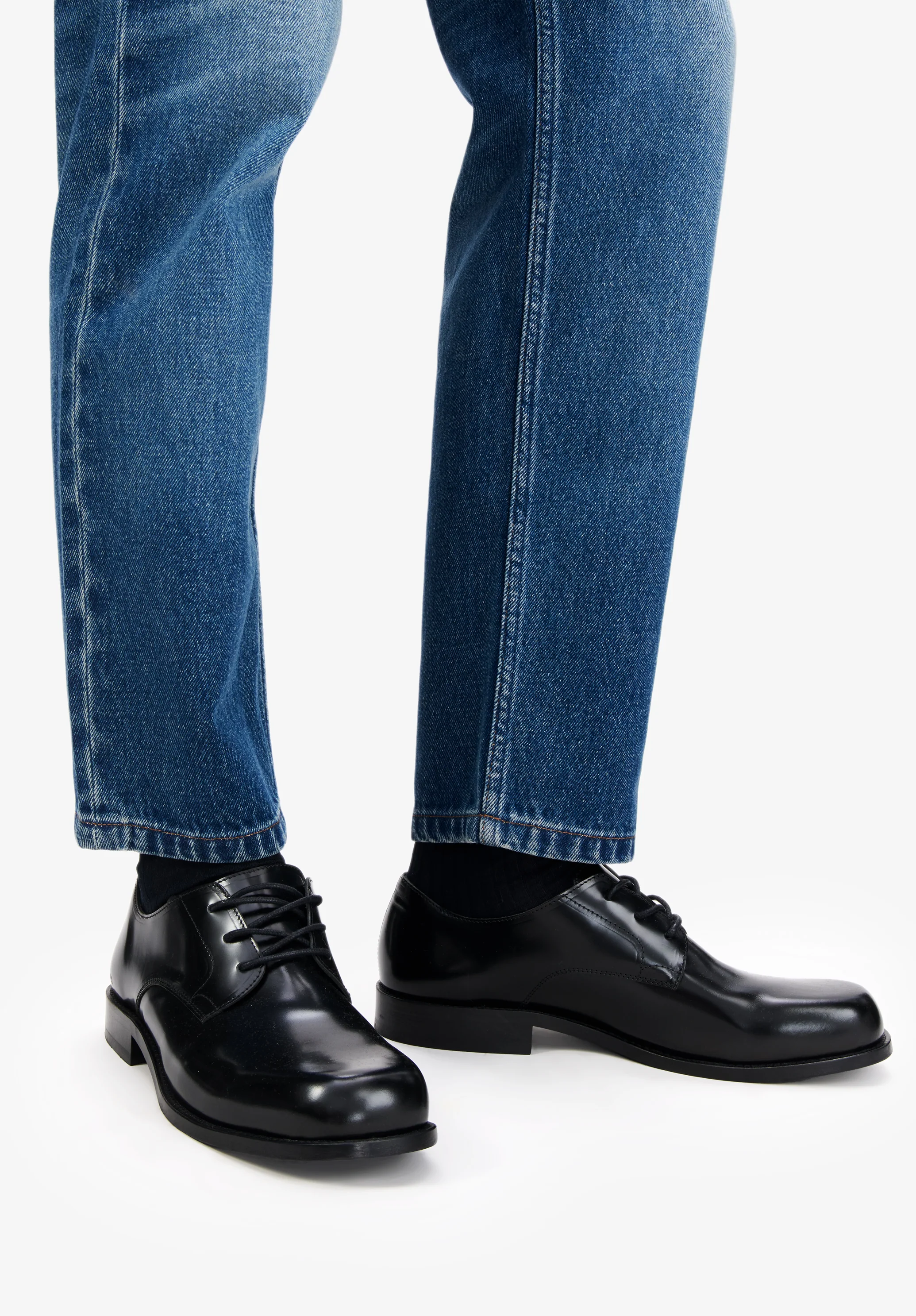 Glazed leather derbies. - Image 5