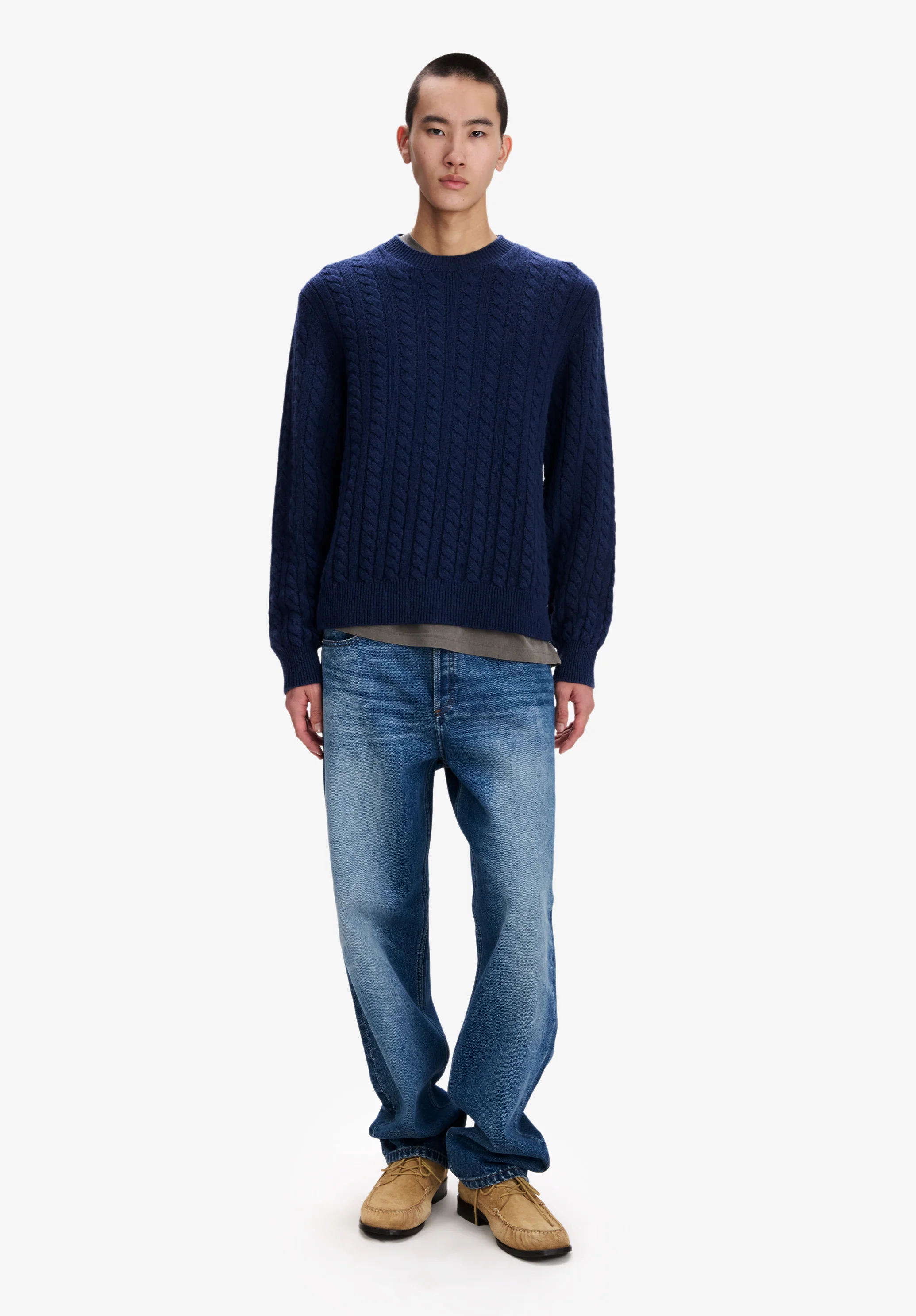 Oversized navy blue cable-knit sweater - Image 2